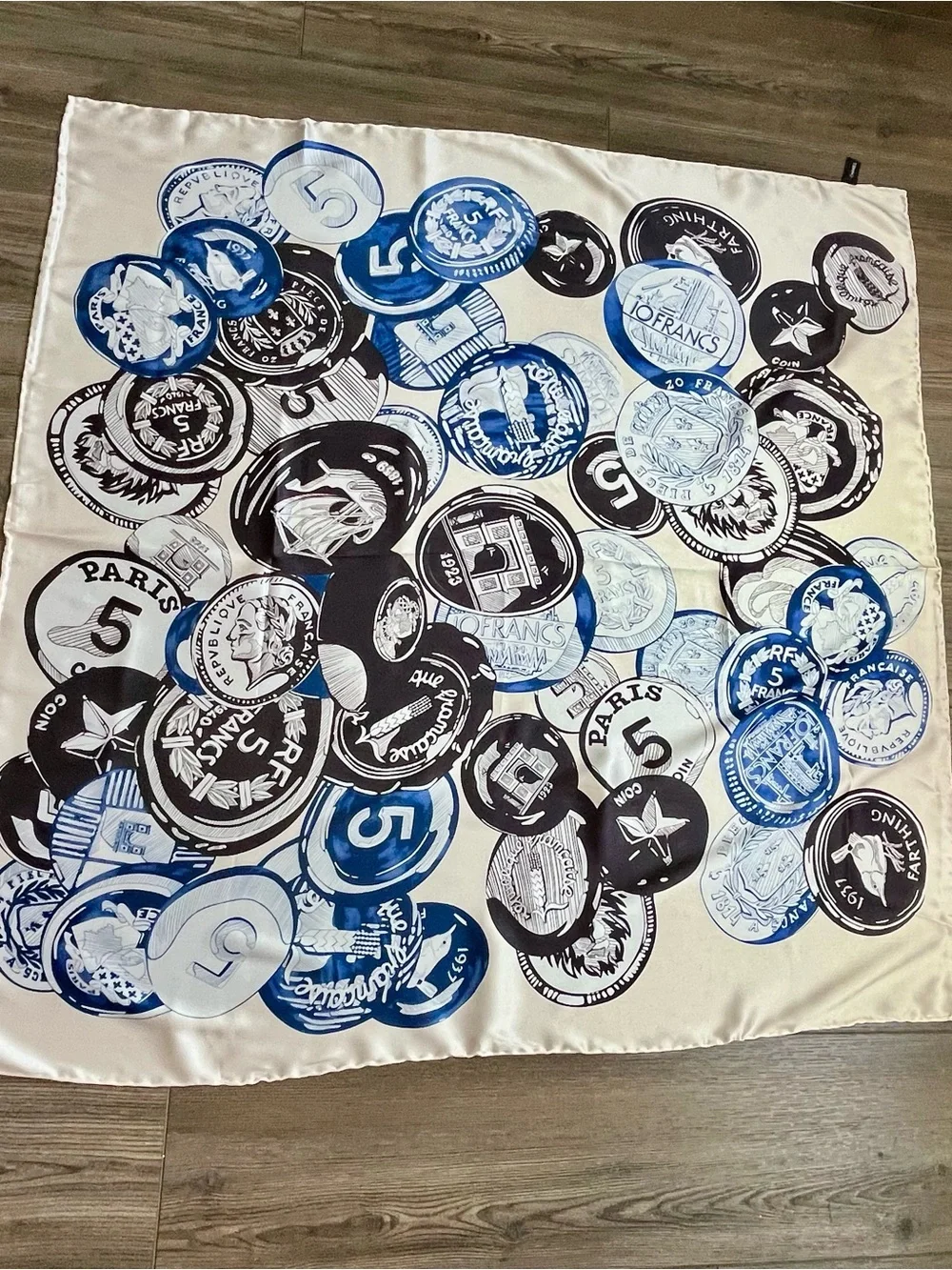 N/A square silk